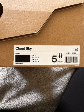 Cloud Sky Kids' Sneakers - All Black (Youth US 5)